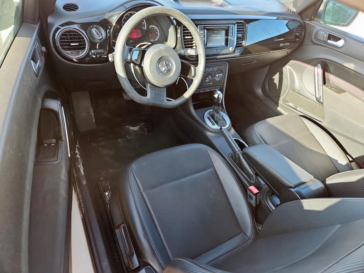 2016 Volkswagen Beetle 1.8T VIN: 3VWF17ATXGM606256 Lot: 61304265
