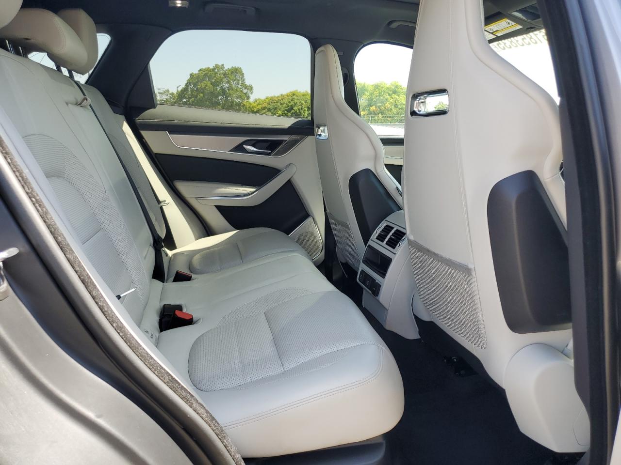 2024 Jaguar F-Pace R-Dynamic S VIN: SADCT2EX4RA720869 Lot: 61853835