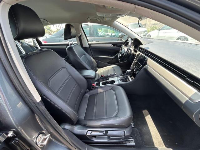  VOLKSWAGEN PASSAT 2020 Szary