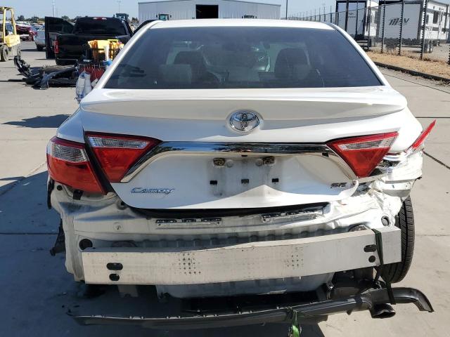  TOYOTA CAMRY 2017 Белы