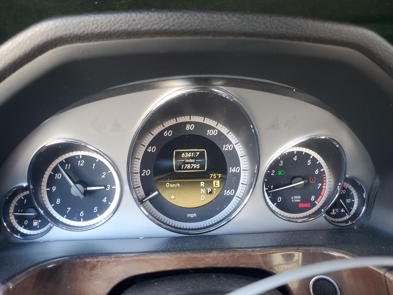 MERCEDES-BENZ E-CLASS 2011 VIN WDDHF5GB2BA504848 zdjęcie 9