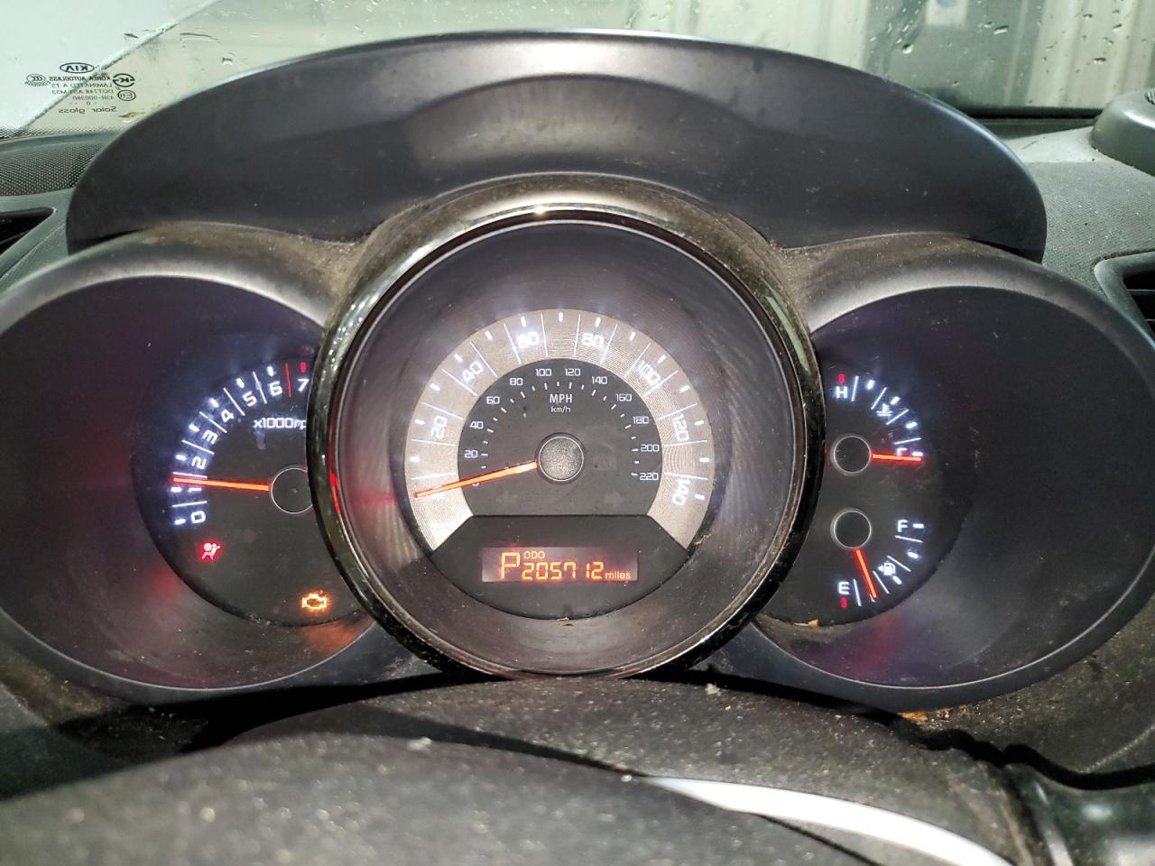 2011 Kia Soul + VIN: KNDJT2A21B7718450 Lot: 62408605