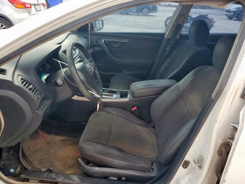 Sedans NISSAN ALTIMA 2013 Biały