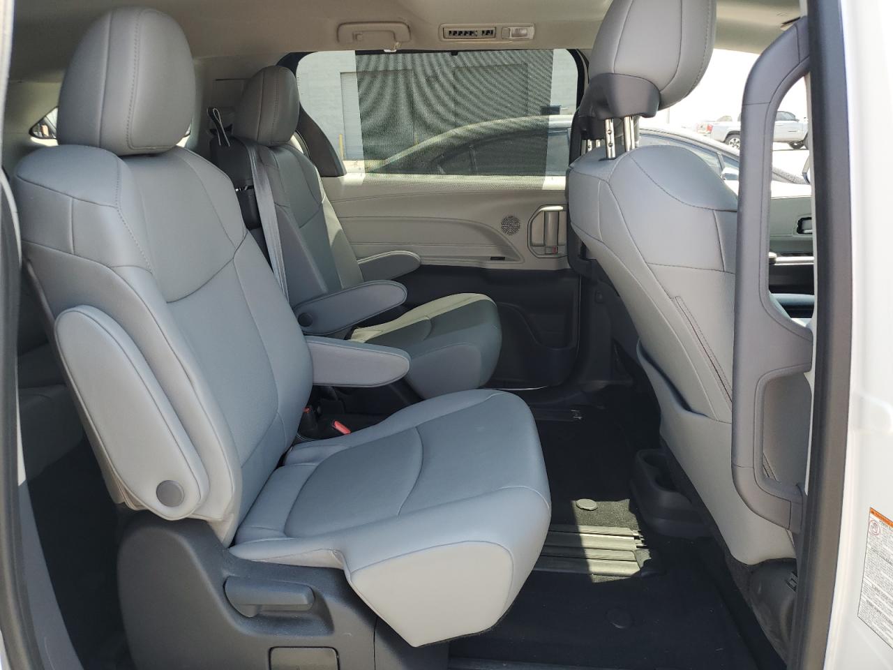 2024 Toyota Sienna Xle VIN: 5TDYRKECXRS211594 Lot: 61177835