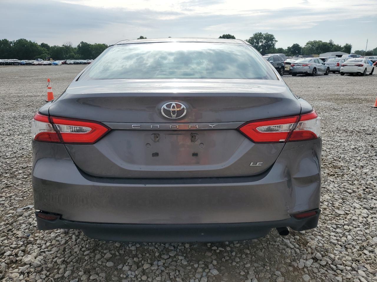 2018 Toyota Camry L VIN: 4T1B11HK3JU648570 Lot: 62211615
