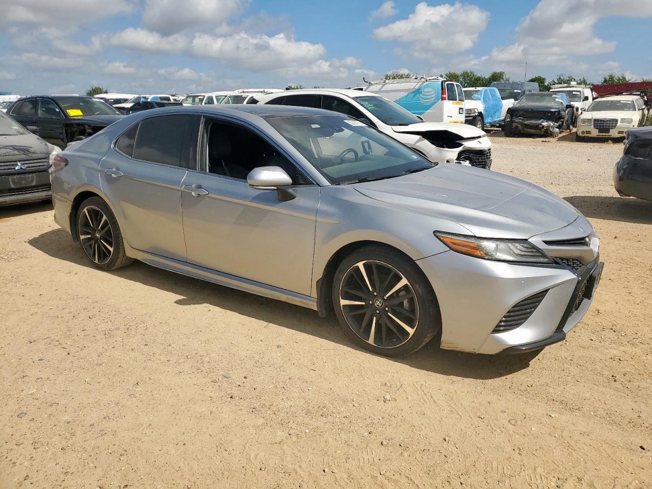 TOYOTA CAMRY 2018 VIN 4T1B61HK8JU065994 photo 4