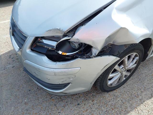 2009 VOLKSWAGEN TOURAN MAT