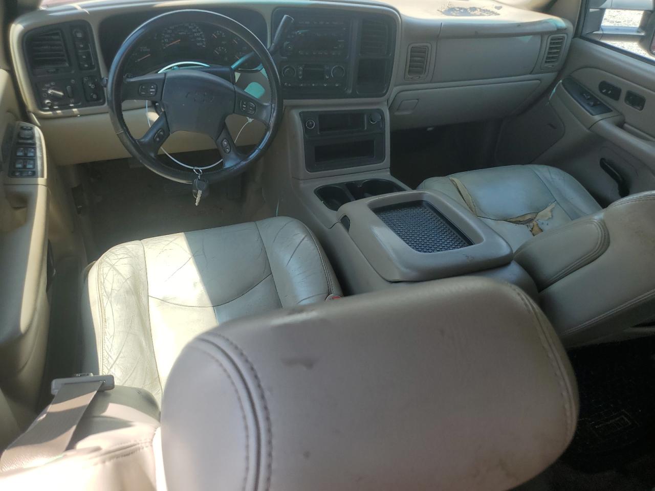 2004 Chevrolet Suburban K1500 VIN: 3GNFK16Z84G207597 Lot: 61999745