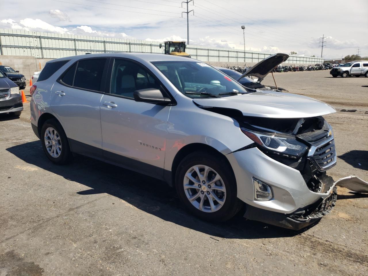 CHEVROLET EQUINOX 2020 VIN 3GNAXHEVXLS704889 photo 4