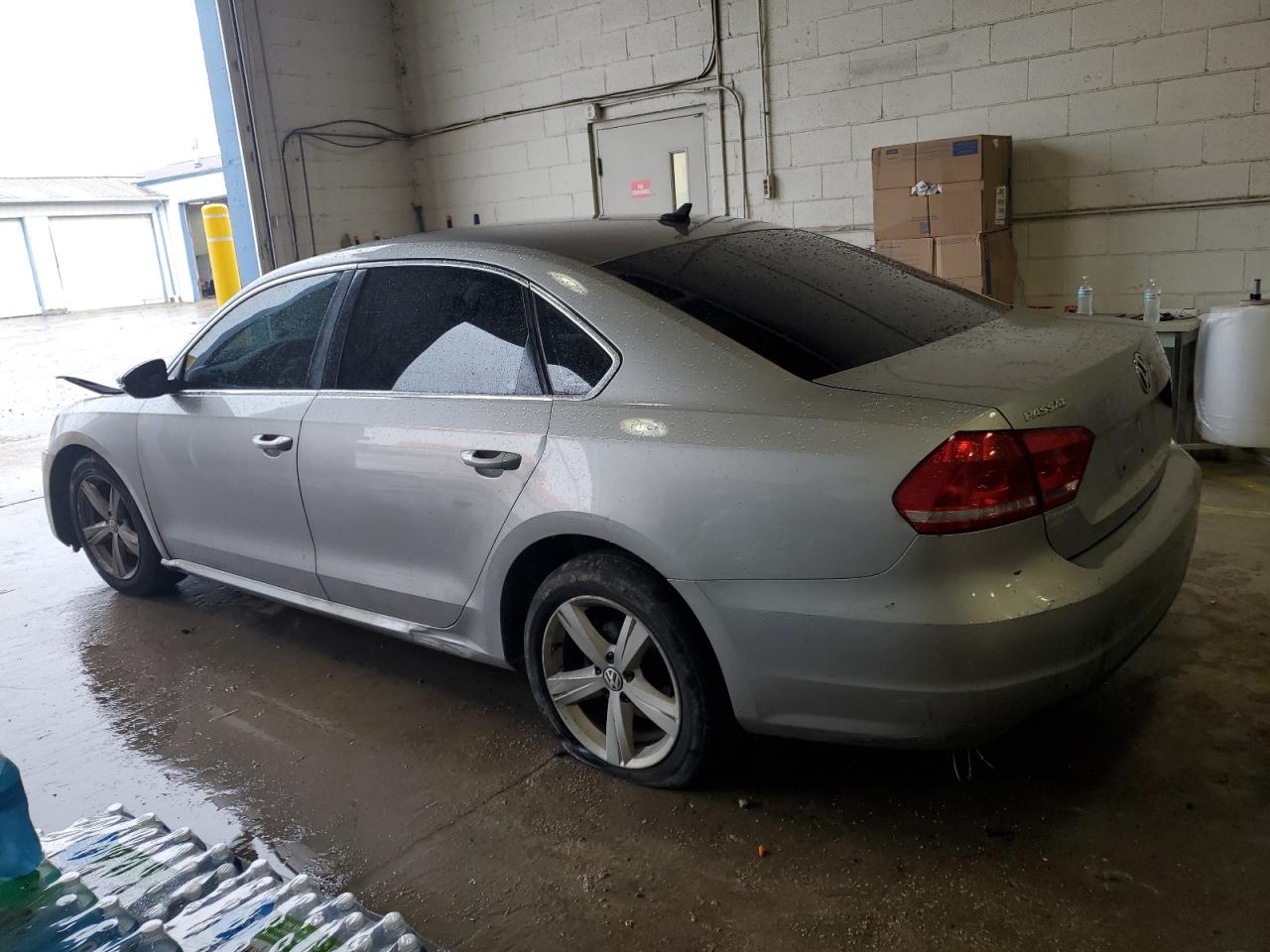 VOLKSWAGEN PASSAT 2012 VIN 1VWBH7A30CC030229 zdjęcie 2