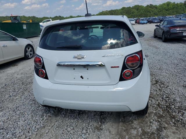 Hatchbacks CHEVROLET SONIC 2015 Biały