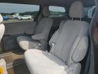 2012 Toyota Sienna Base   للبيع في Assonet، MA - Front End