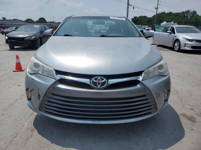  TOYOTA CAMRY 2017 Серебристый