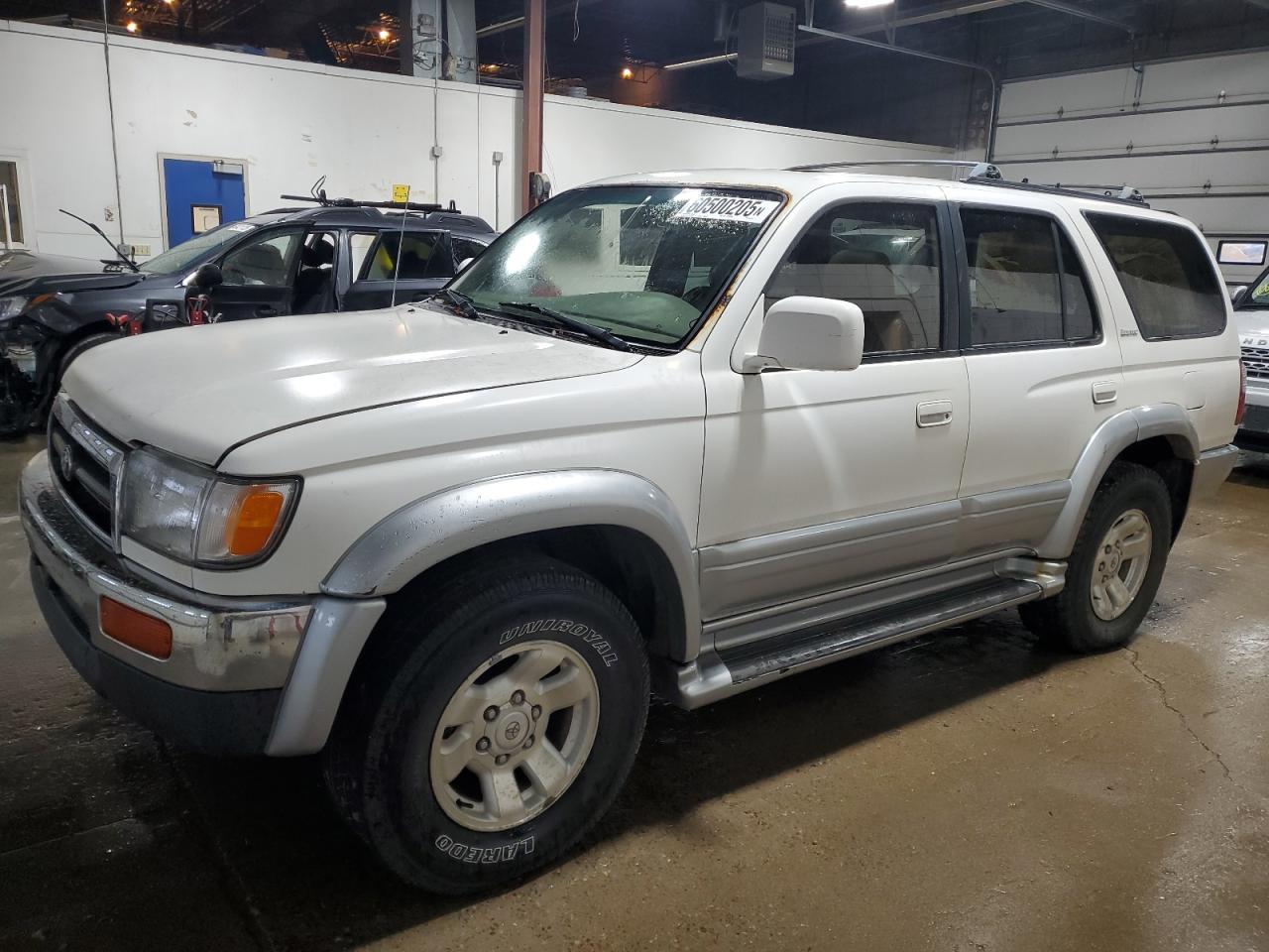 1998 Toyota 4Runner Limited de vânzare în Blaine, MN - Rear End