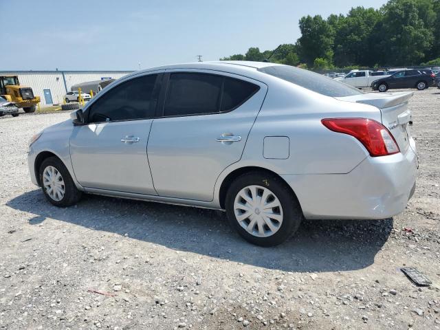  NISSAN VERSA 2018 Серебристый