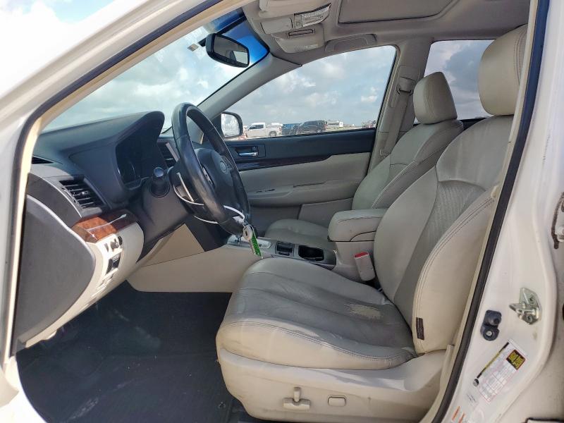  SUBARU LEGACY 2014 Biały