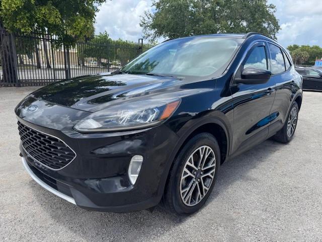  FORD ESCAPE 2020 Czarny