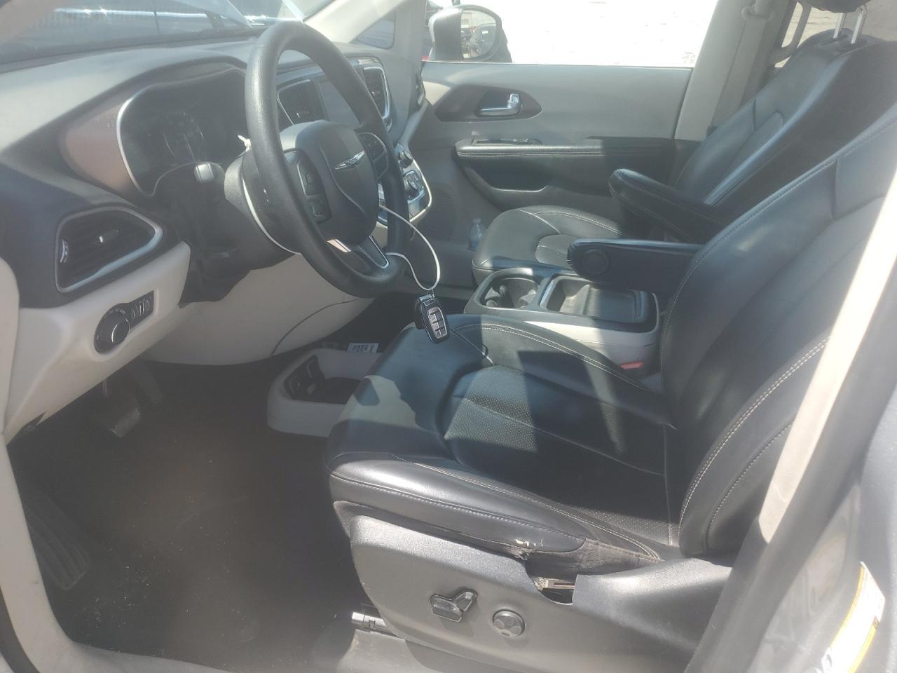 2020 Chrysler Voyager Lxi VIN: 2C4RC1DG4LR261752 Lot: 59955185