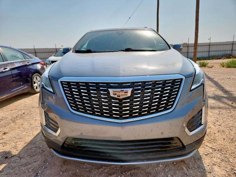  CADILLAC XT5 2021 Серый