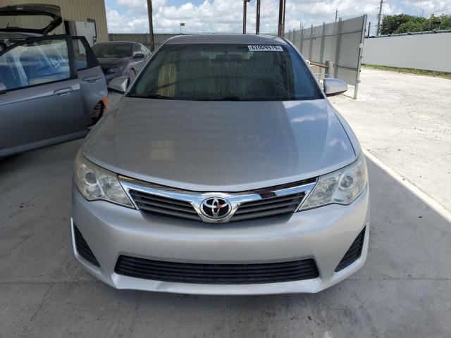  TOYOTA CAMRY 2014 Серебристый