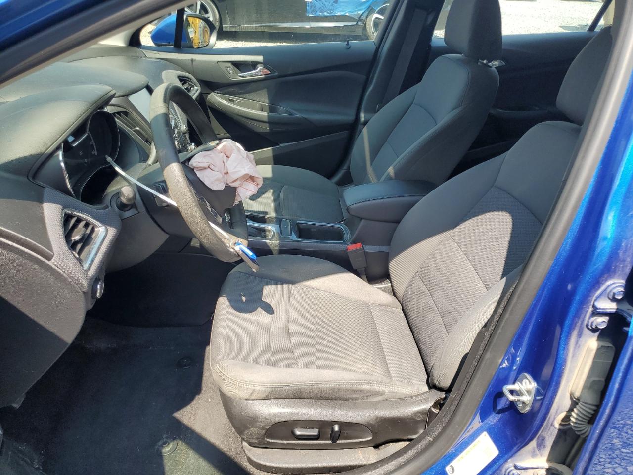 2018 Chevrolet Cruze Lt VIN: 1G1BE5SM1J7228260 Lot: 63017885