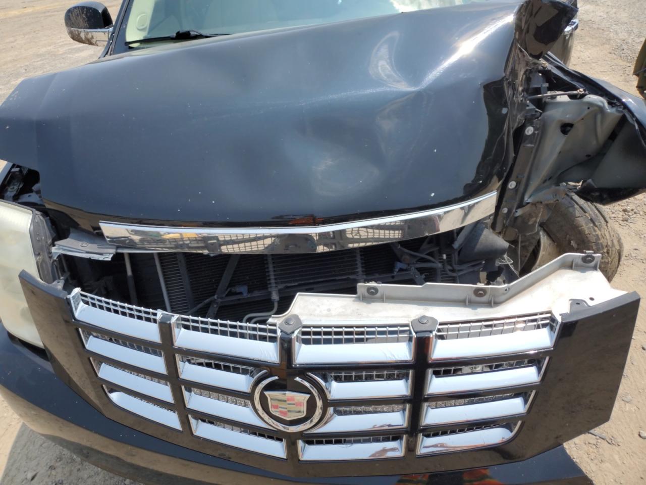 2008 Cadillac Escalade Luxury VIN: 1GYFK63878R245792 Lot: 59189495