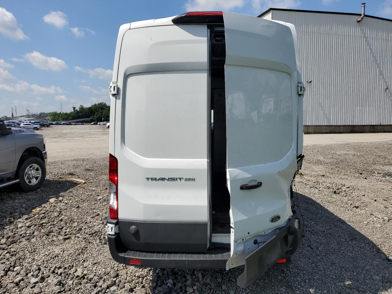2022 Ford Transit T-250 VIN: 1FTBR1X87NKA72437 Lot: 61787385