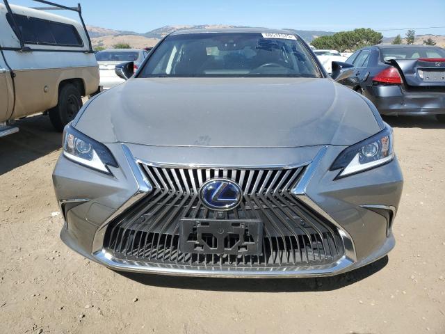  LEXUS ES300 2019 Srebrny