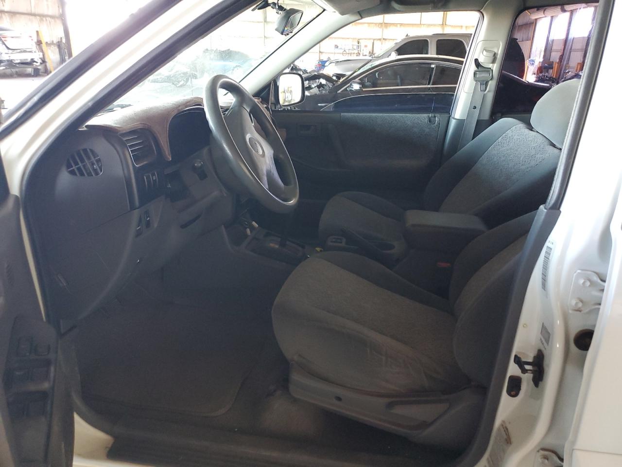 2000 Isuzu Rodeo S VIN: 4S2CK58W3Y4323965 Lot: 61189435