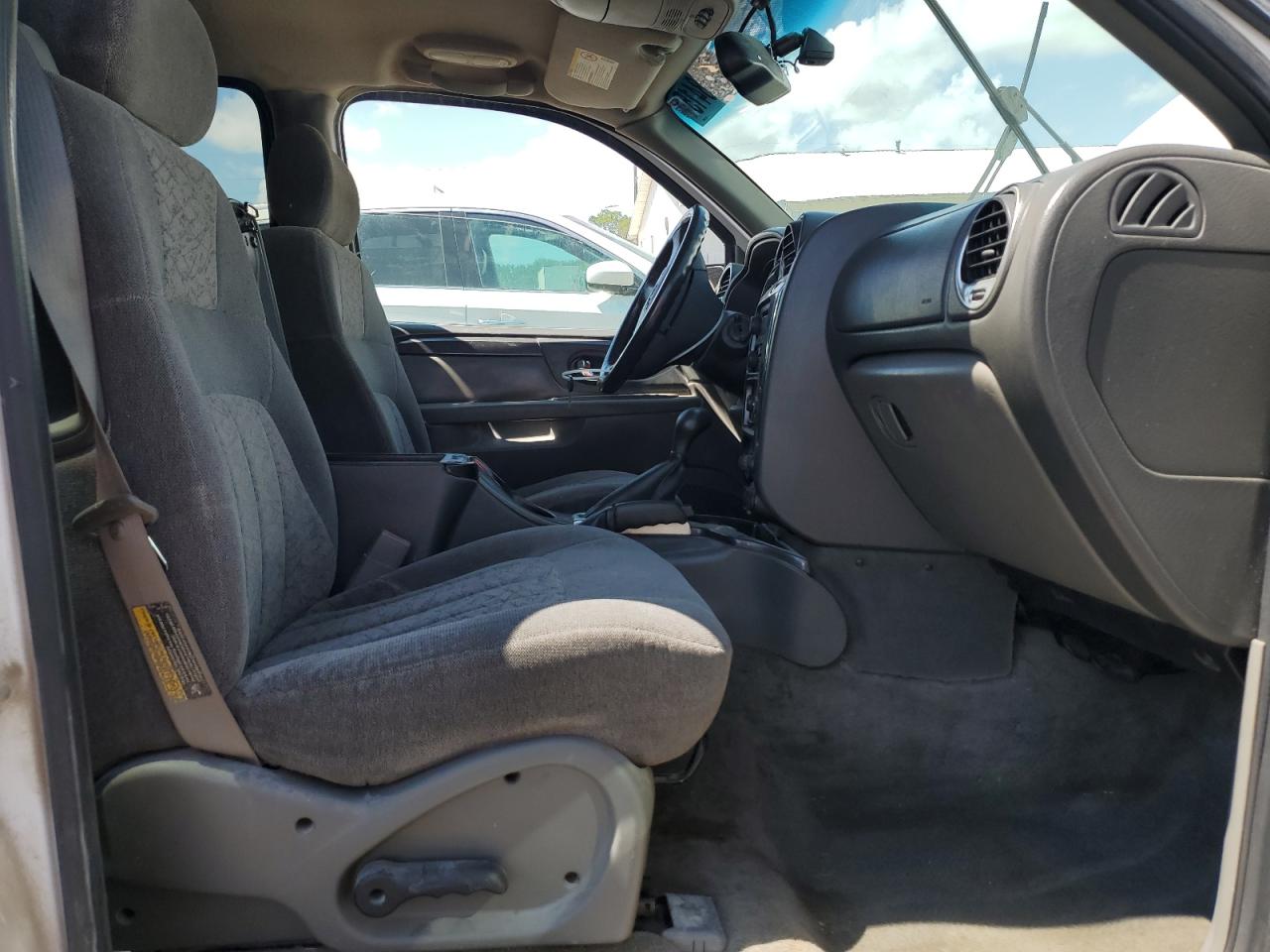 2004 GMC Envoy VIN: 1GKDT13SX42360404 Lot: 62078415