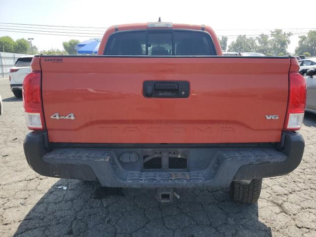 Pickups TOYOTA TACOMA 2017 Pomarańczowy