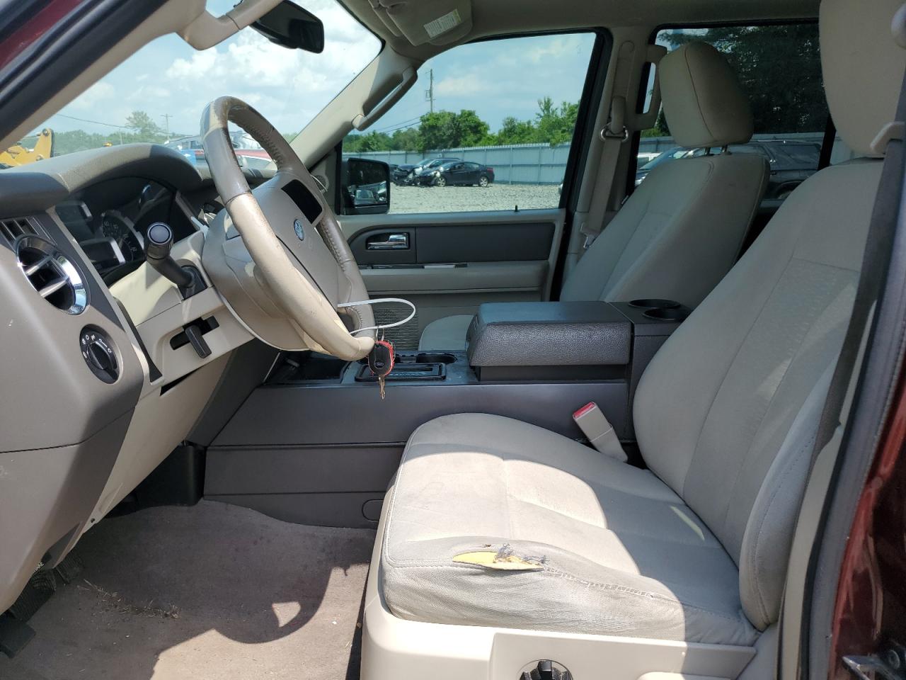 2010 Ford Expedition Xlt VIN: 1FMJU1G53AEB64987 Lot: 61951875