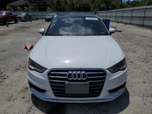 Sedans AUDI A3 2015 White