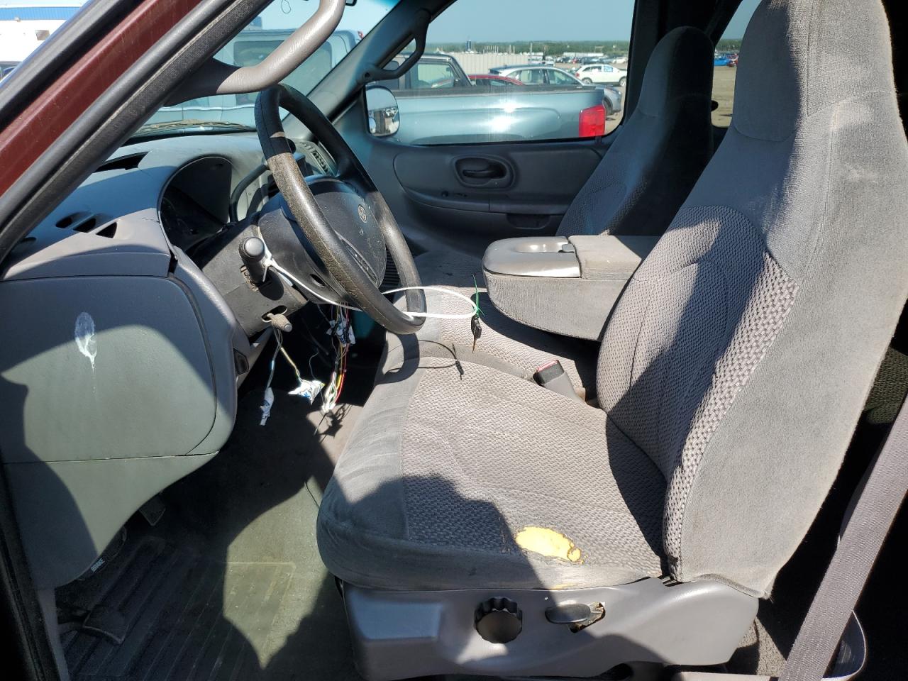 2000 Ford F150 VIN: 1FTRX18L6YNA02664 Lot: 61804545