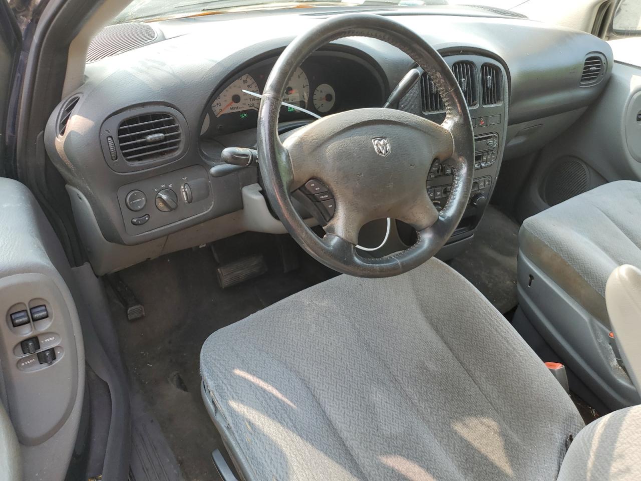 2005 Dodge Grand Caravan Se VIN: 2D4GP24R85R352239 Lot: 58989525