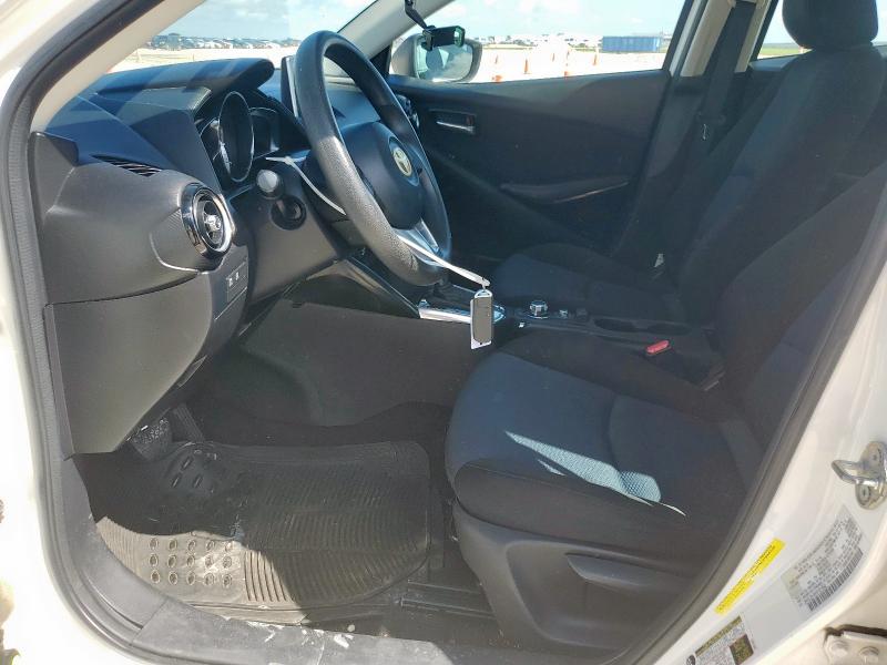  TOYOTA YARIS 2017 Biały