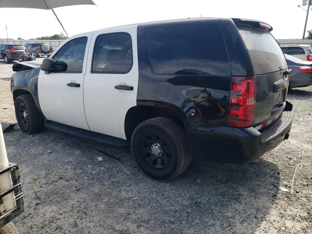 CHEVROLET TAHOE 2011 VIN 1GNLC2E0XBR344000 фото 2