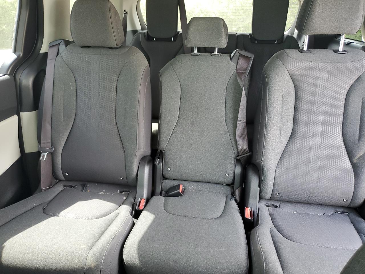 2024 Kia Carnival Lx VIN: KNDNB5H39R6403979 Lot: 60017245