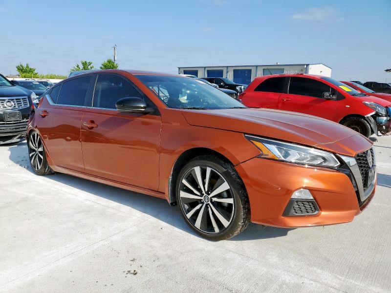 NISSAN ALTIMA 2019 Оранжевый
