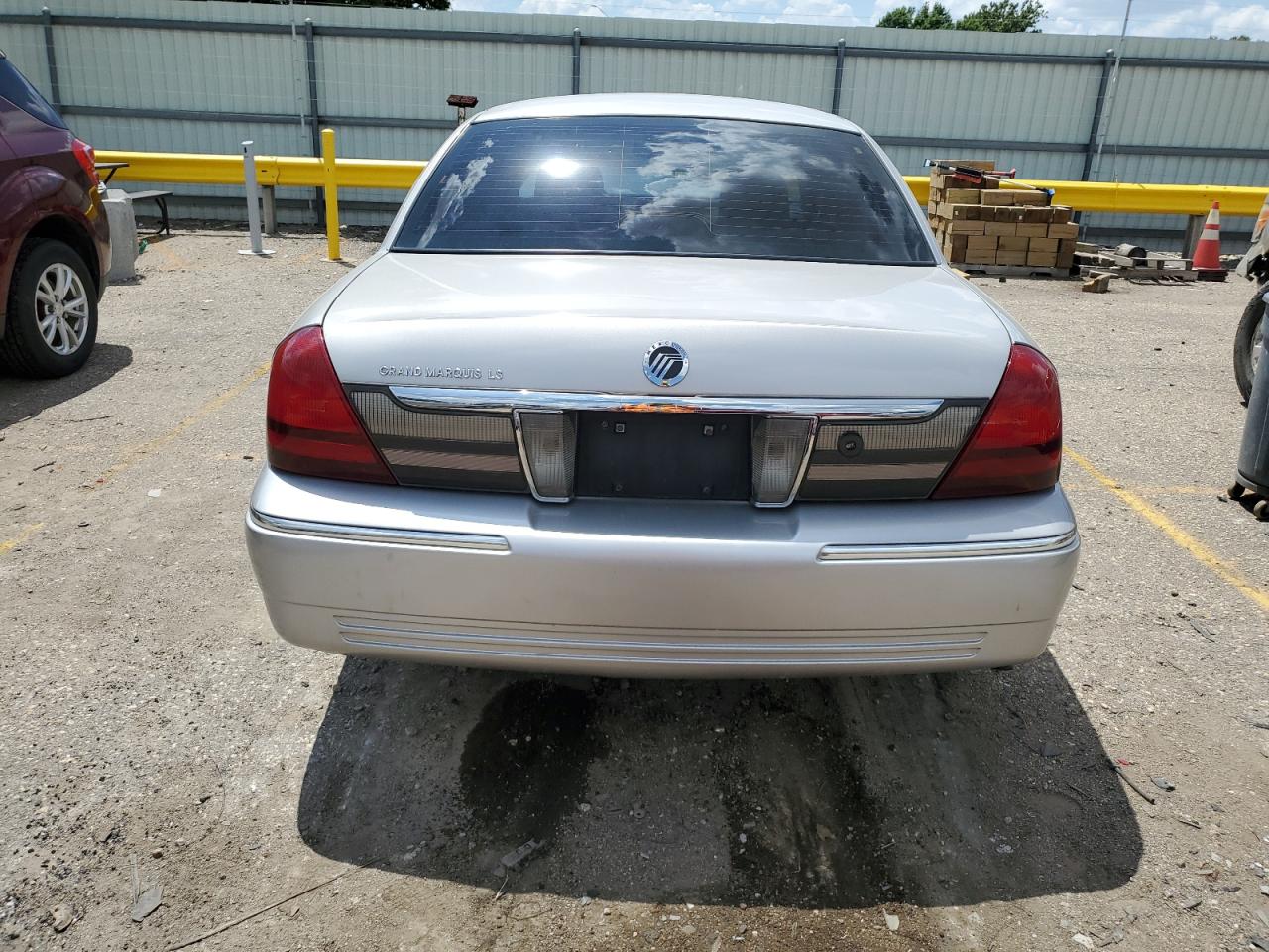 2007 Mercury Grand Marquis Ls VIN: 2MEFM75V47X640749 Lot: 62339605