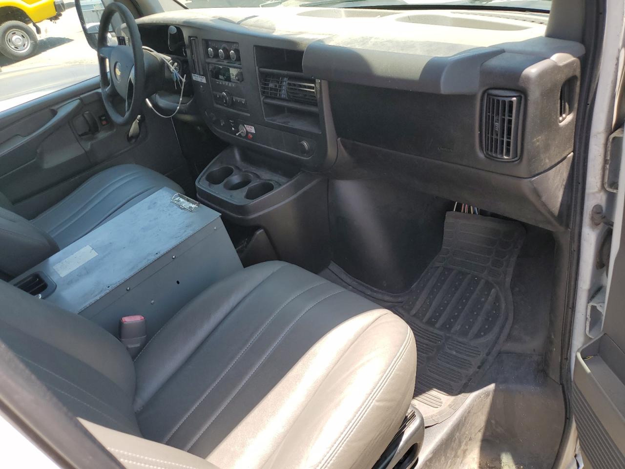 CHEVROLET EXPRESS 2012 VIN 1GCWGFCB2C1117552 zdjęcie 8