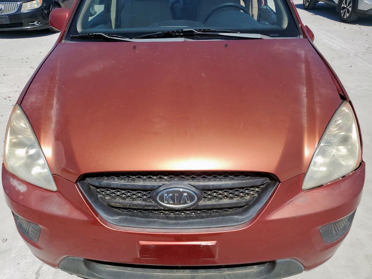 2008 Kia Rondo Base VIN: KNAFG525387206733 Lot: 61449625