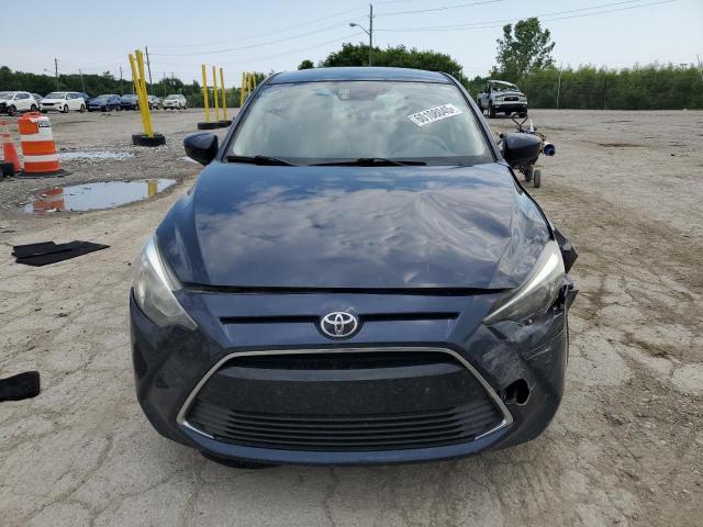 Sedans TOYOTA YARIS 2017 Granatowy