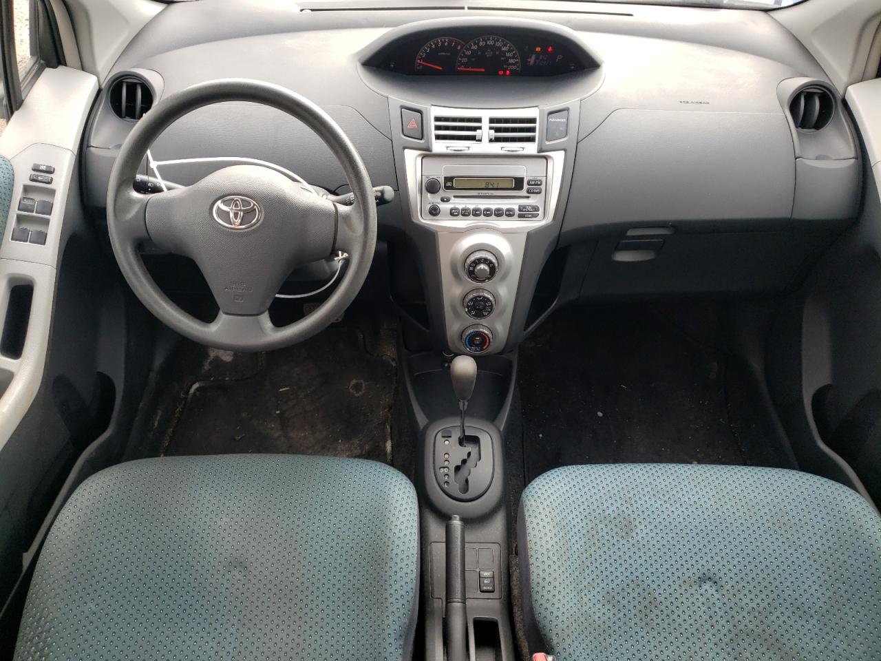 2008 Toyota Yaris VIN: JTDKT923285151335 Lot: 61918085