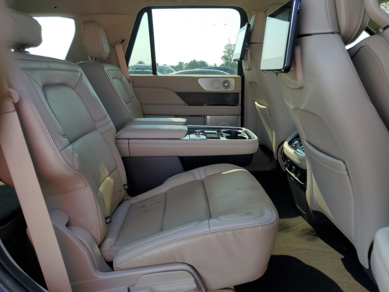 LINCOLN NAVIGATOR 2019 VIN 5LMJJ2LTXKEL09234 photo 11