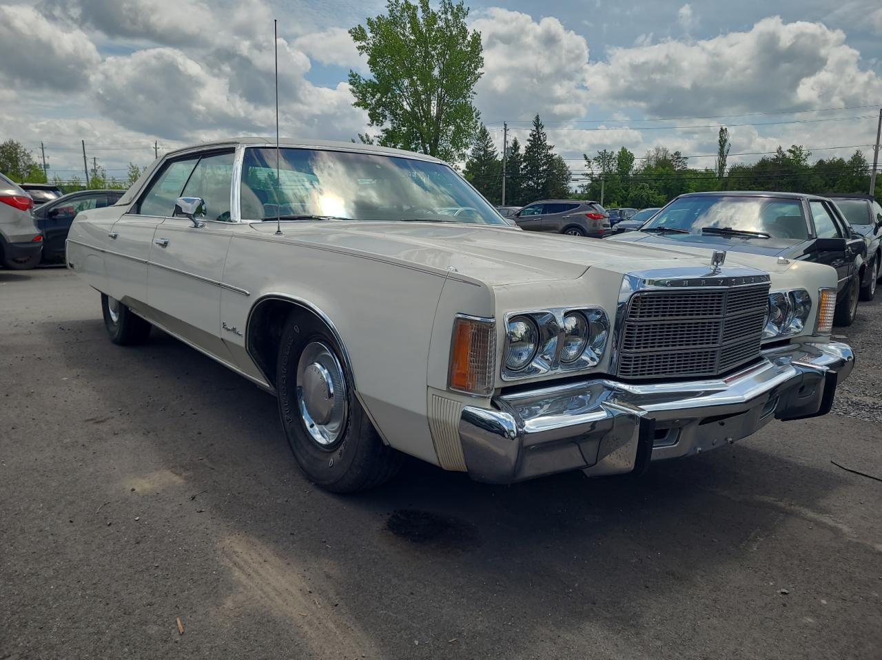 1976 Chrysler Newport იყიდება Ottawa-ში, ON - Minor Dent/Scratches