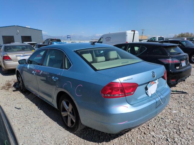 Sedans VOLKSWAGEN PASSAT 2013 Blue