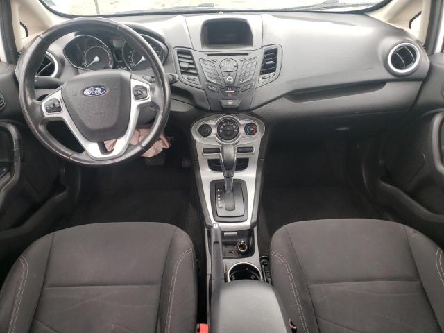Sedans FORD FIESTA 2015 White