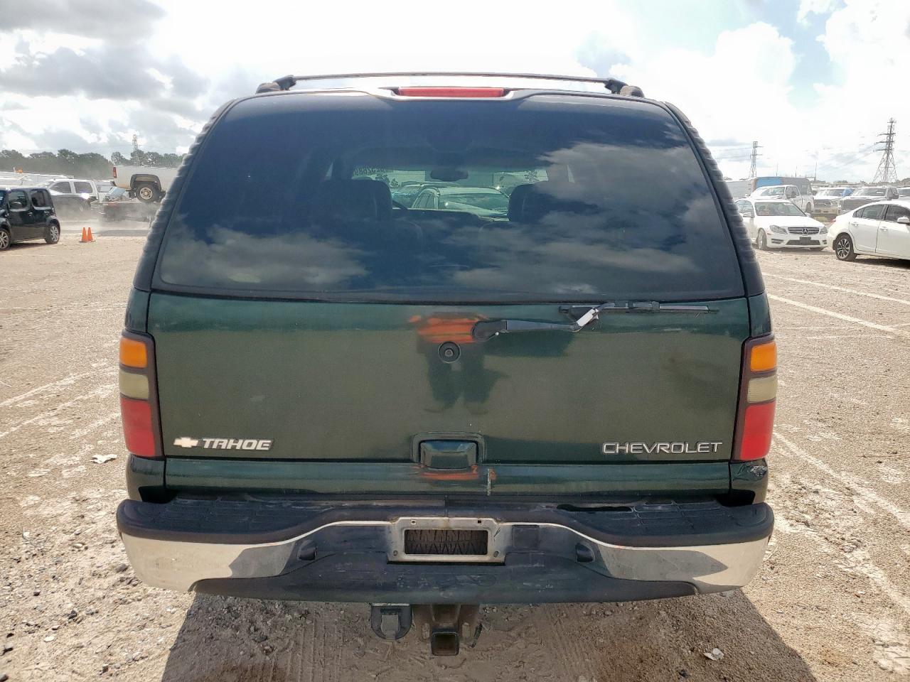2004 Chevrolet Tahoe C1500 VIN: 1GNEC13ZX4R204715 Lot: 62526895