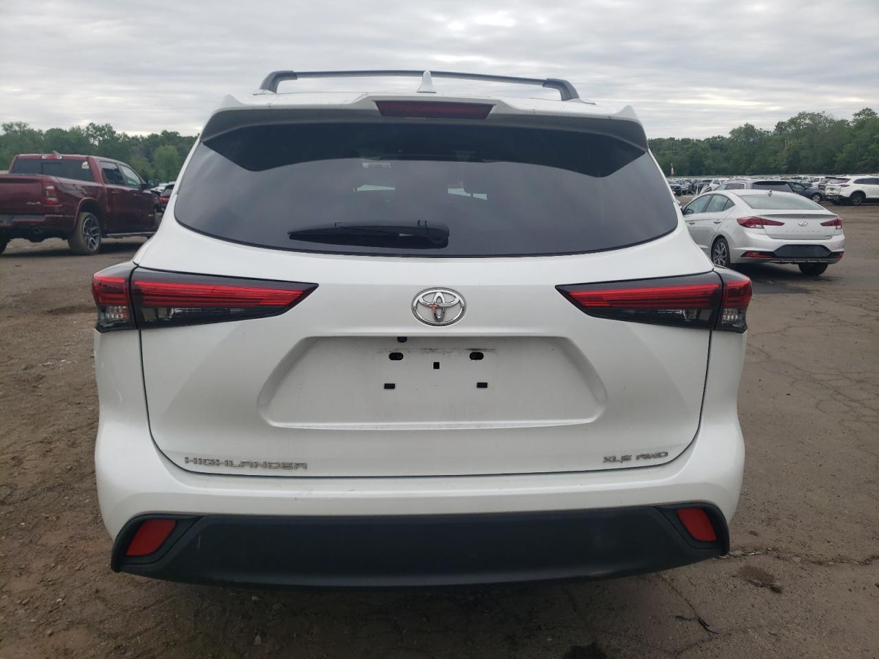 2022 Toyota Highlander Xle VIN: 5TDGZRBH0NS589020 Lot: 62696015